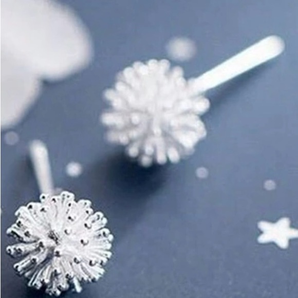 “Dandelion Balls” 925 Sterling Silver Tiny Dainty Spikey Flower Firework Studs - Picture 9 of 16